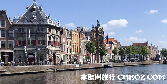 Haarlem-Canal.jpg